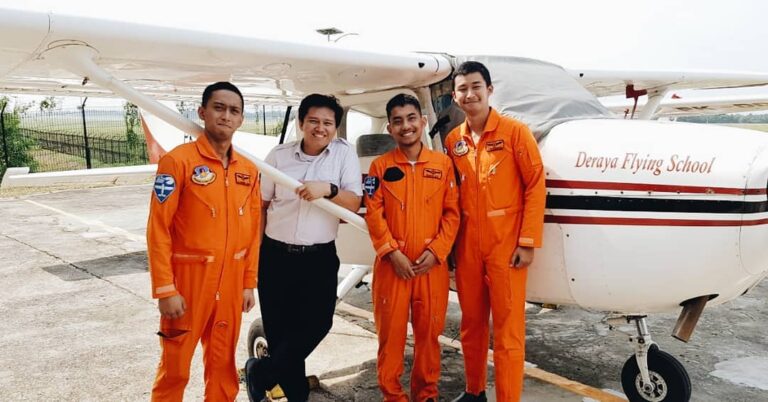 10 Sekolah Pilot Terbaik Di Indonesia, Biaya, Syarat, Durasi