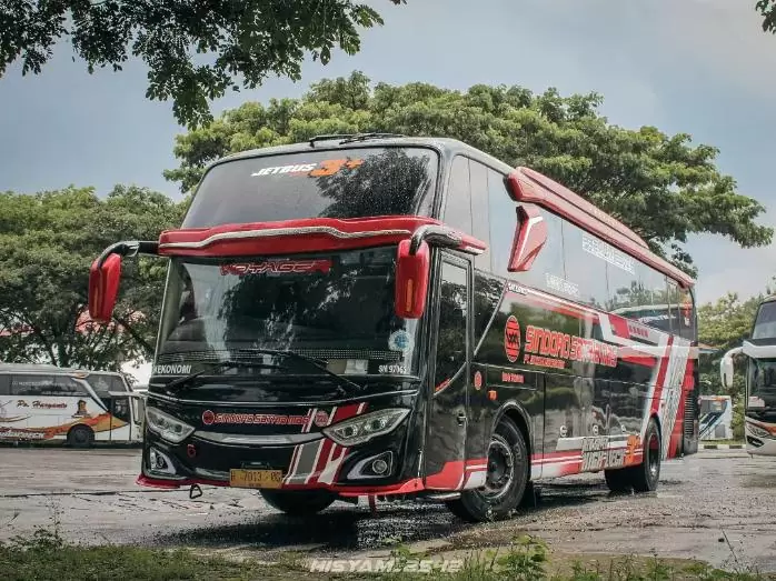 Bus Sindoro Satriamas (sumber: @hisyam_2542 on Instagram)