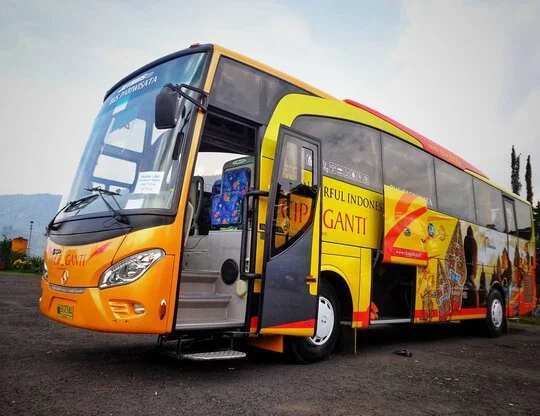 Salah Satu Armada Bus Cipaganti Travel (@tony_sac on Instagram)