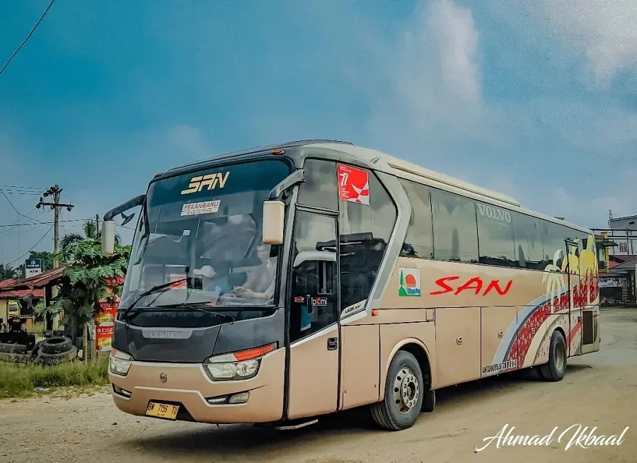 Berpergian Menggunakan Bus PO San (Sumber: @ahmdikblwbw on Instagram)
