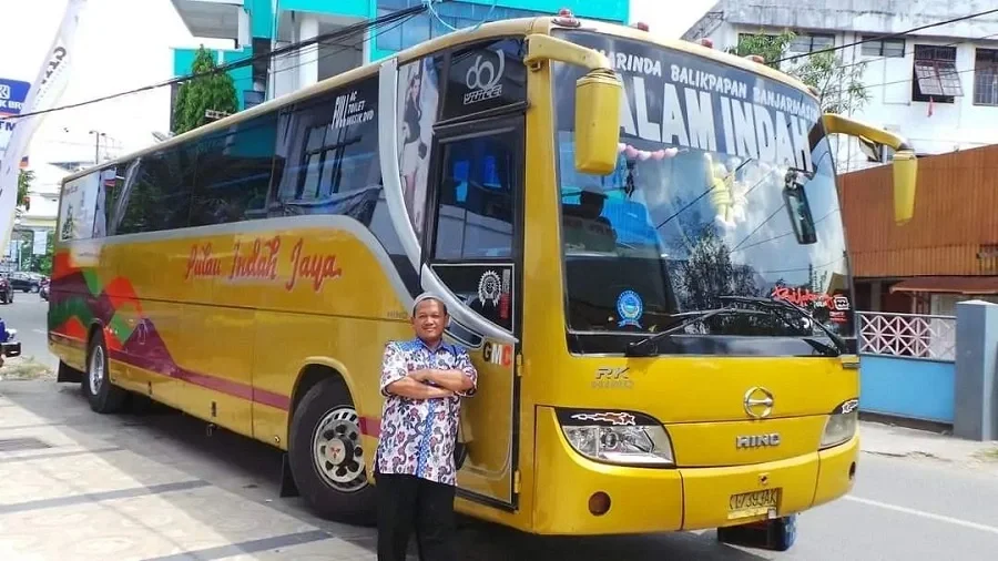 Koleksi Bus Pulau Indah Jaya (Sumber: @fais_tama_181203 on Instagram)