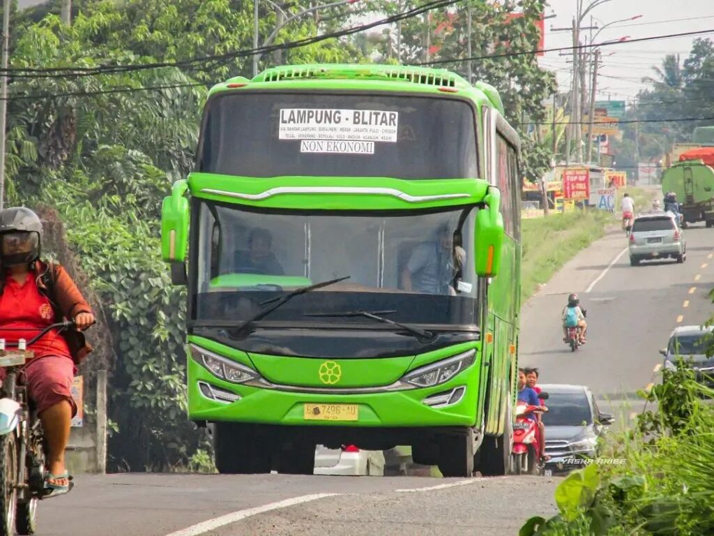 Bus Puspa Jaya (sumber: Instagram)