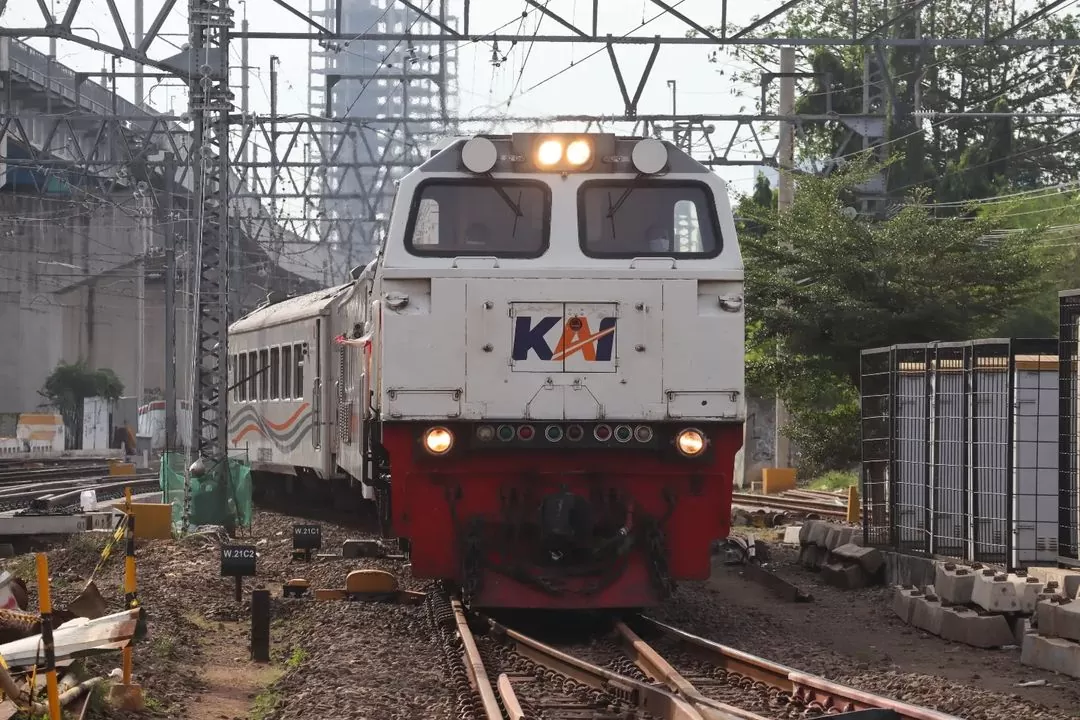 Kereta Merak Rangkasbitung (sumber: Instagram)