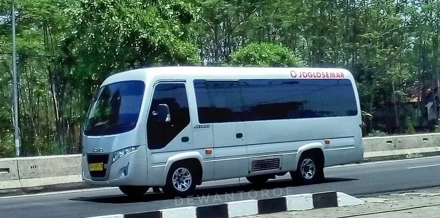 Armada Shuttle Bus Travel Joglosemar (sumber: Instagram)